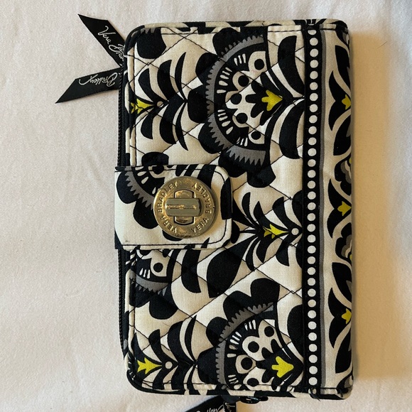 Vera Bradley wallet - Picture 1 of 4